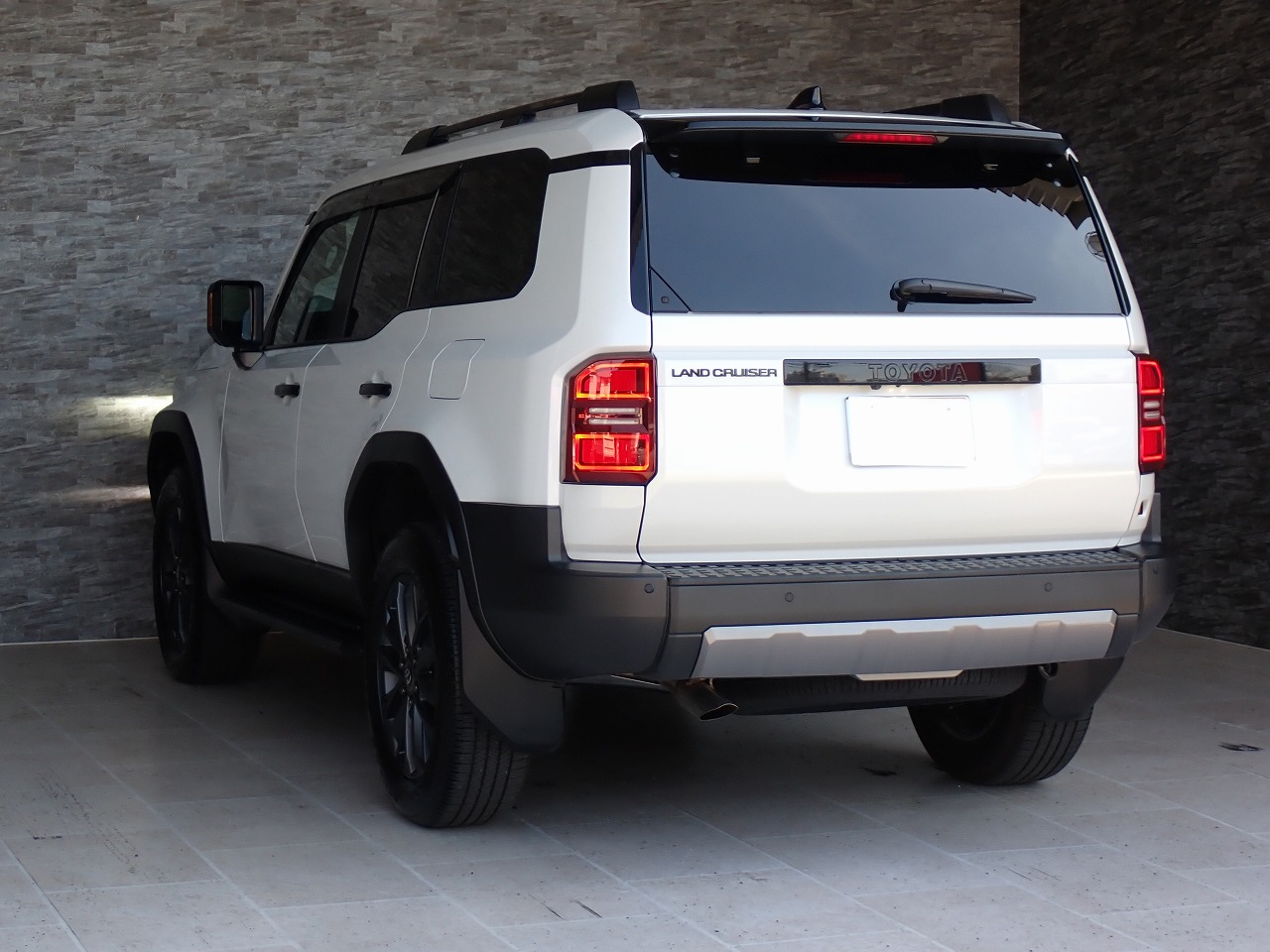 TOYOTA Land Cruiser 250