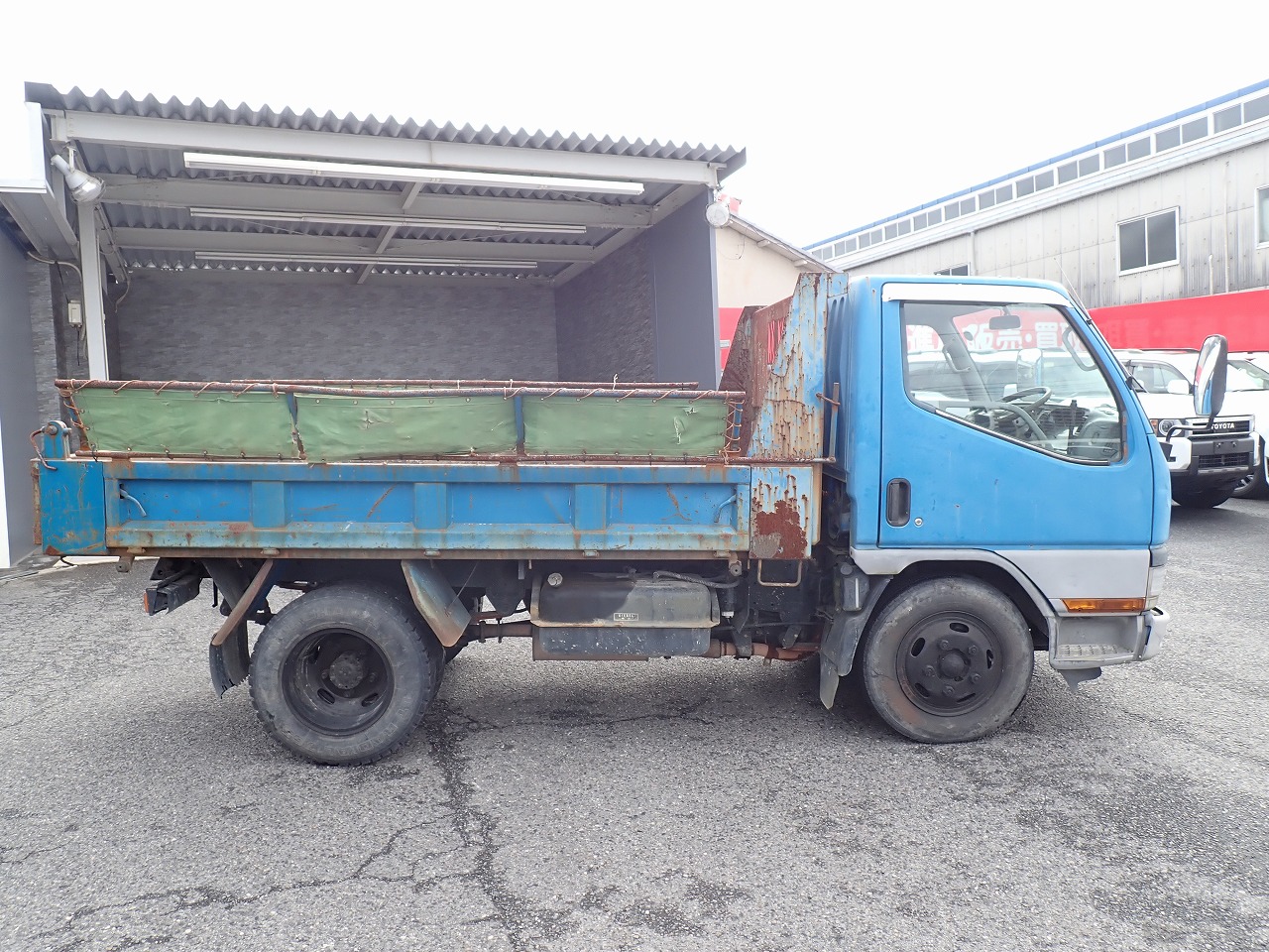 MITSUBISHI Canter