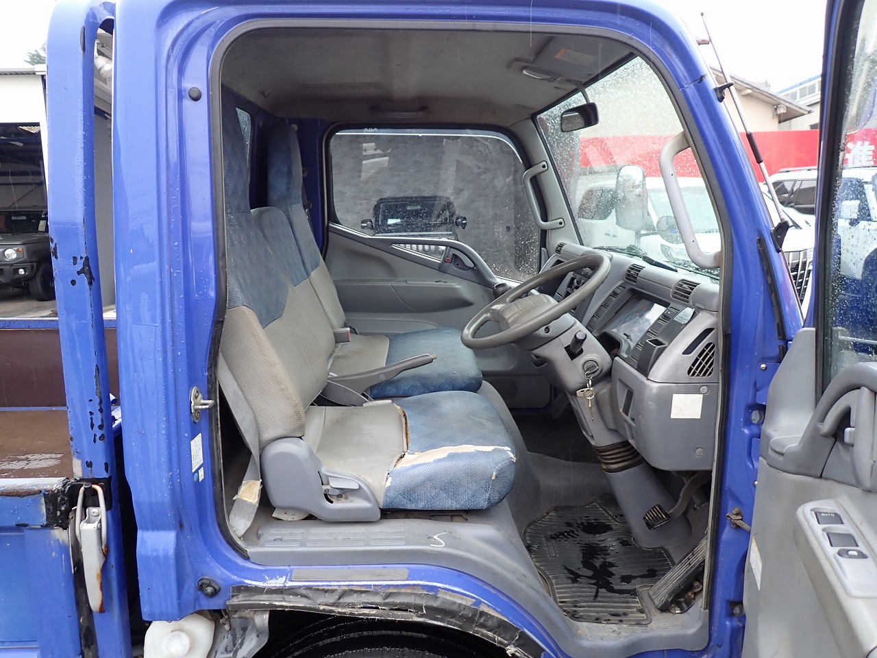 MITSUBISHI Canter