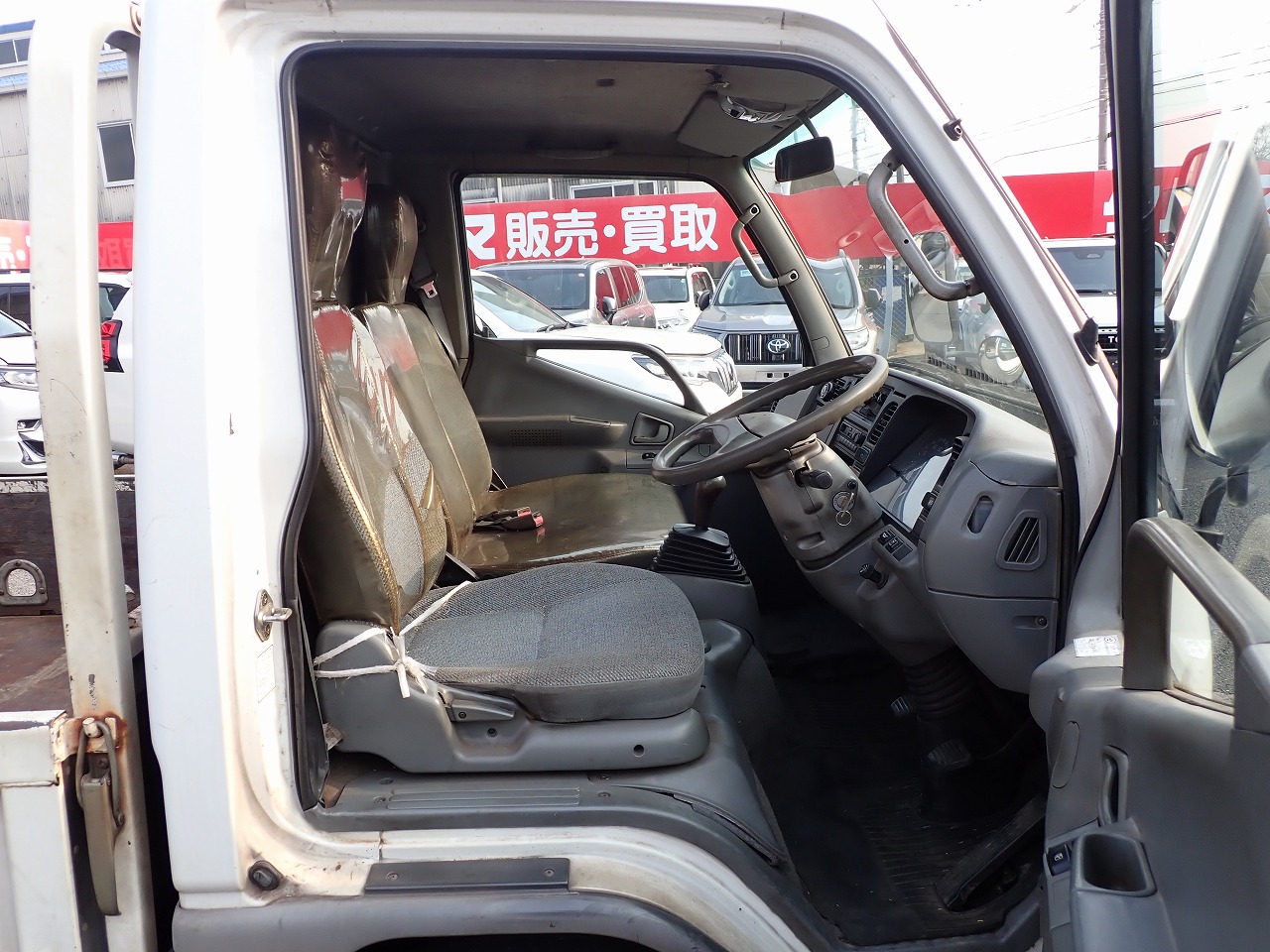 MITSUBISHI Canter