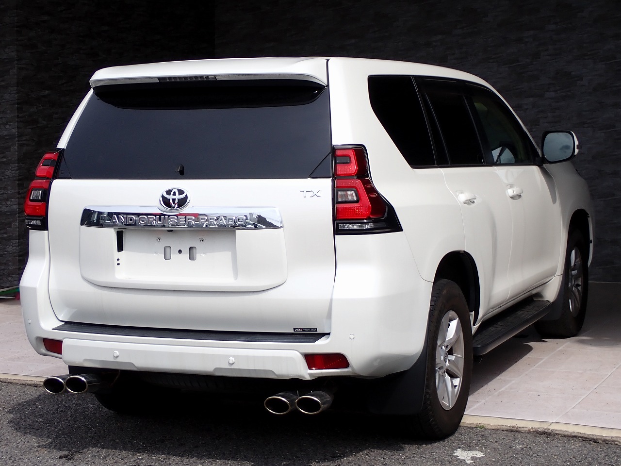 TOYOTA Land Cruiser Prado