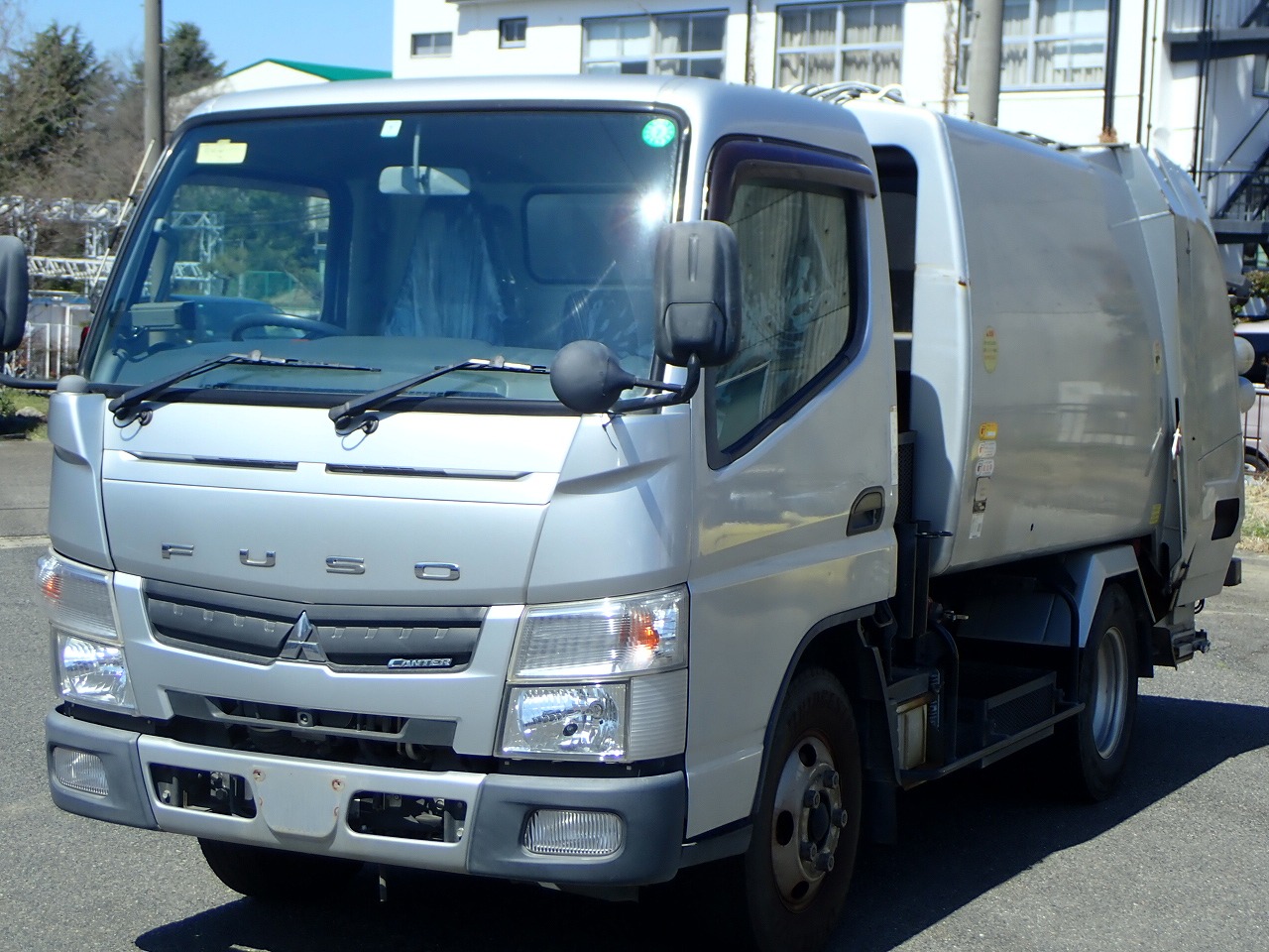 MITSUBISHI Canter