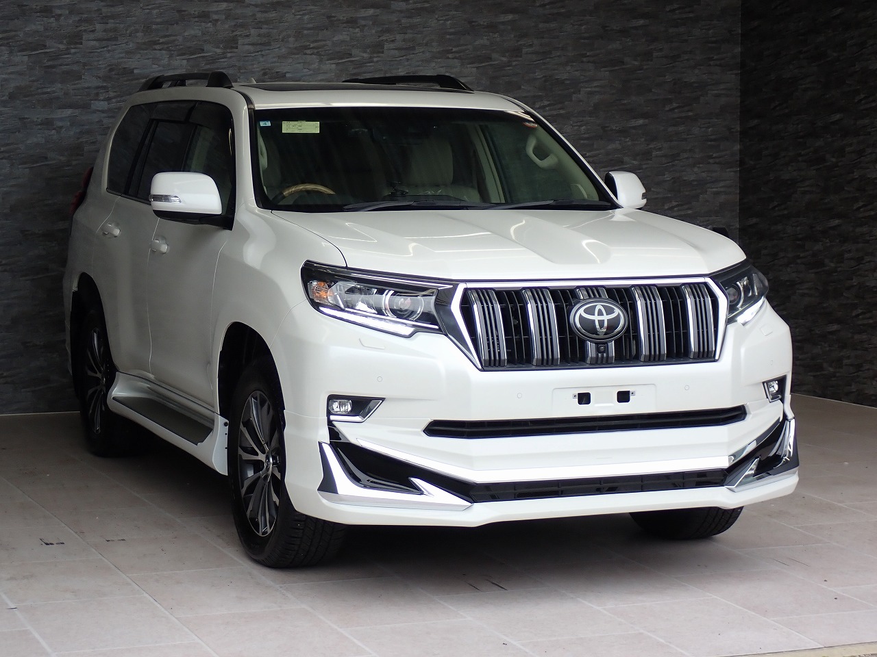 TOYOTA Land Cruiser Prado