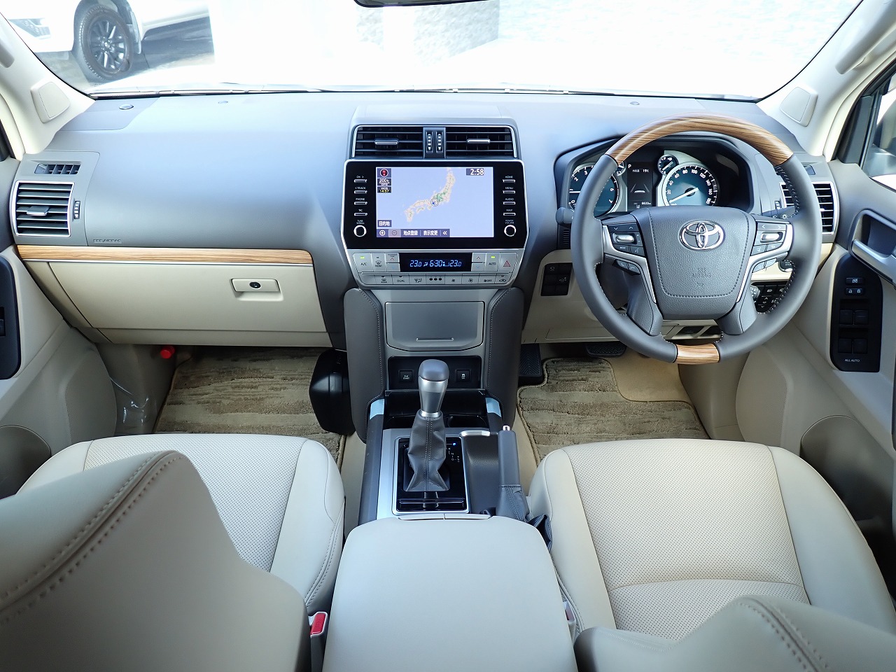 TOYOTA Land Cruiser Prado