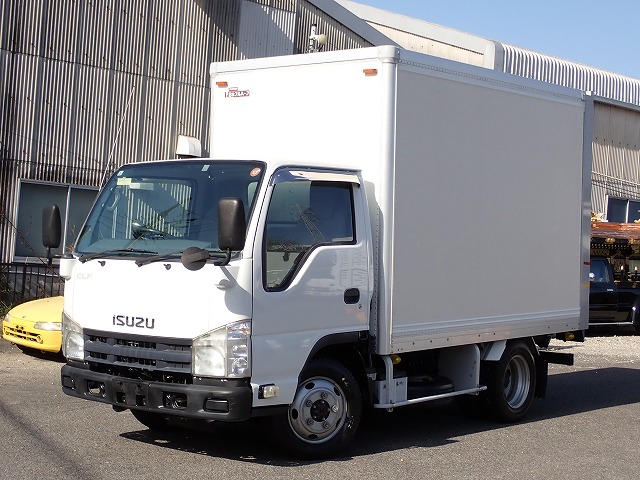 ISUZU Elf Truck