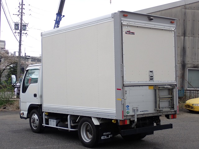 ISUZU Elf Truck