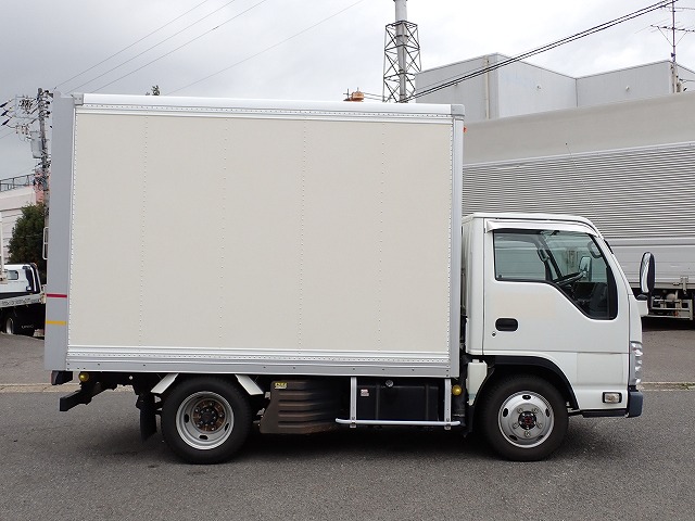 ISUZU Elf Truck