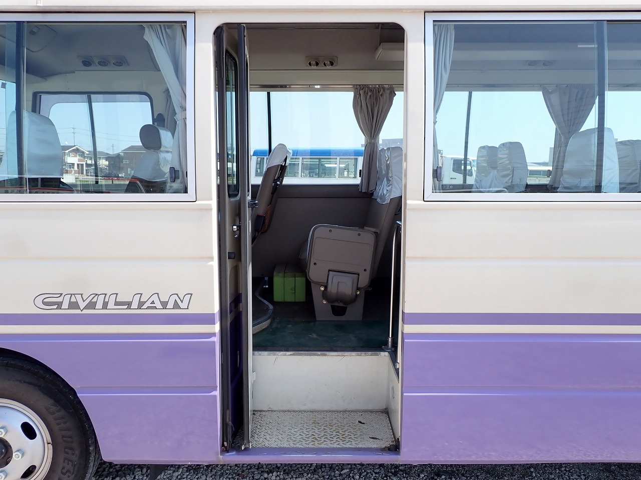 NISSAN Civilian Bus
