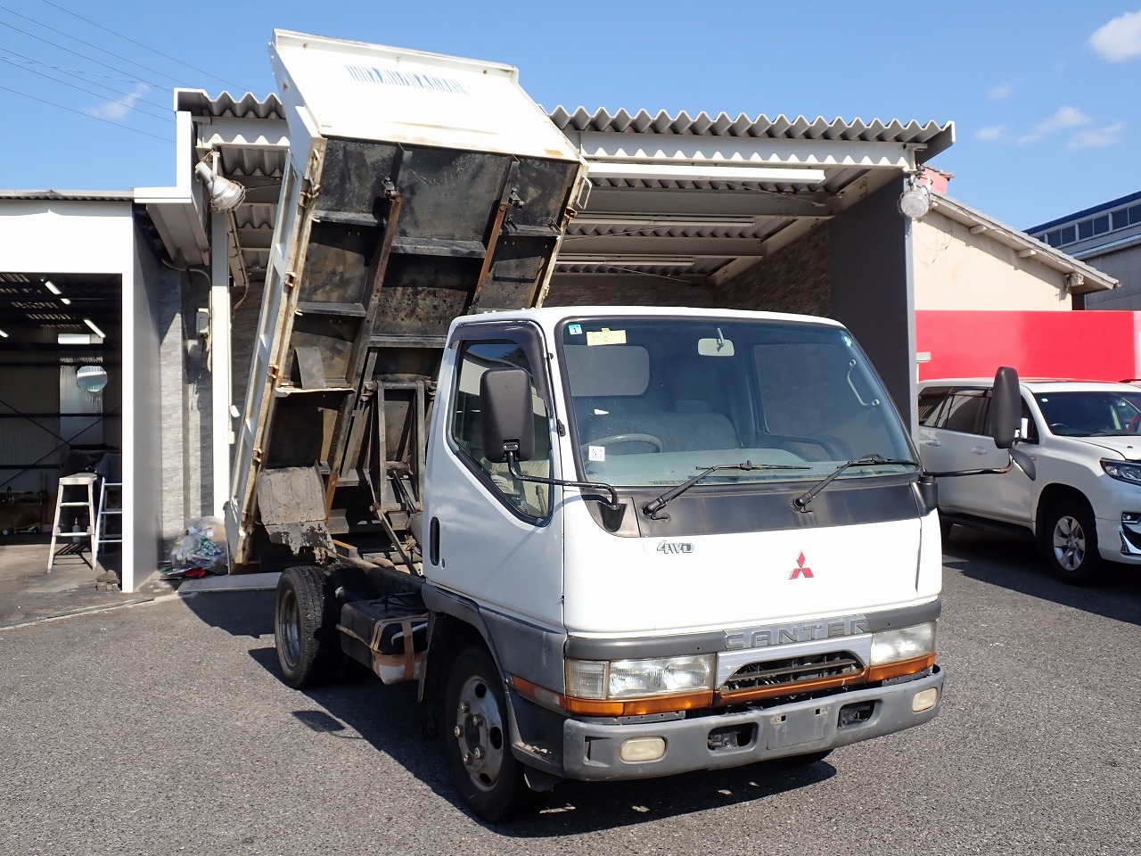 MITSUBISHI Canter