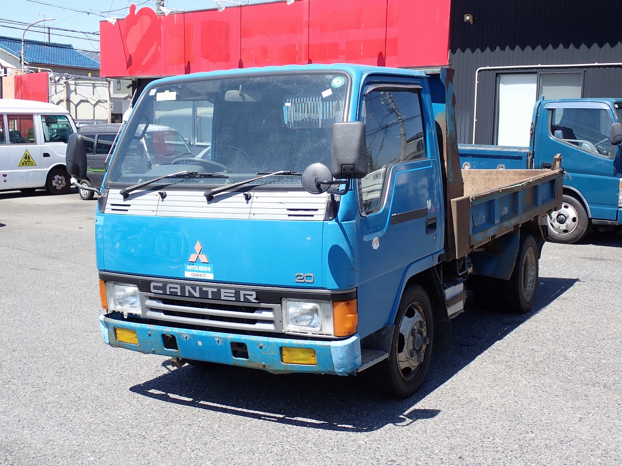 MITSUBISHI Canter