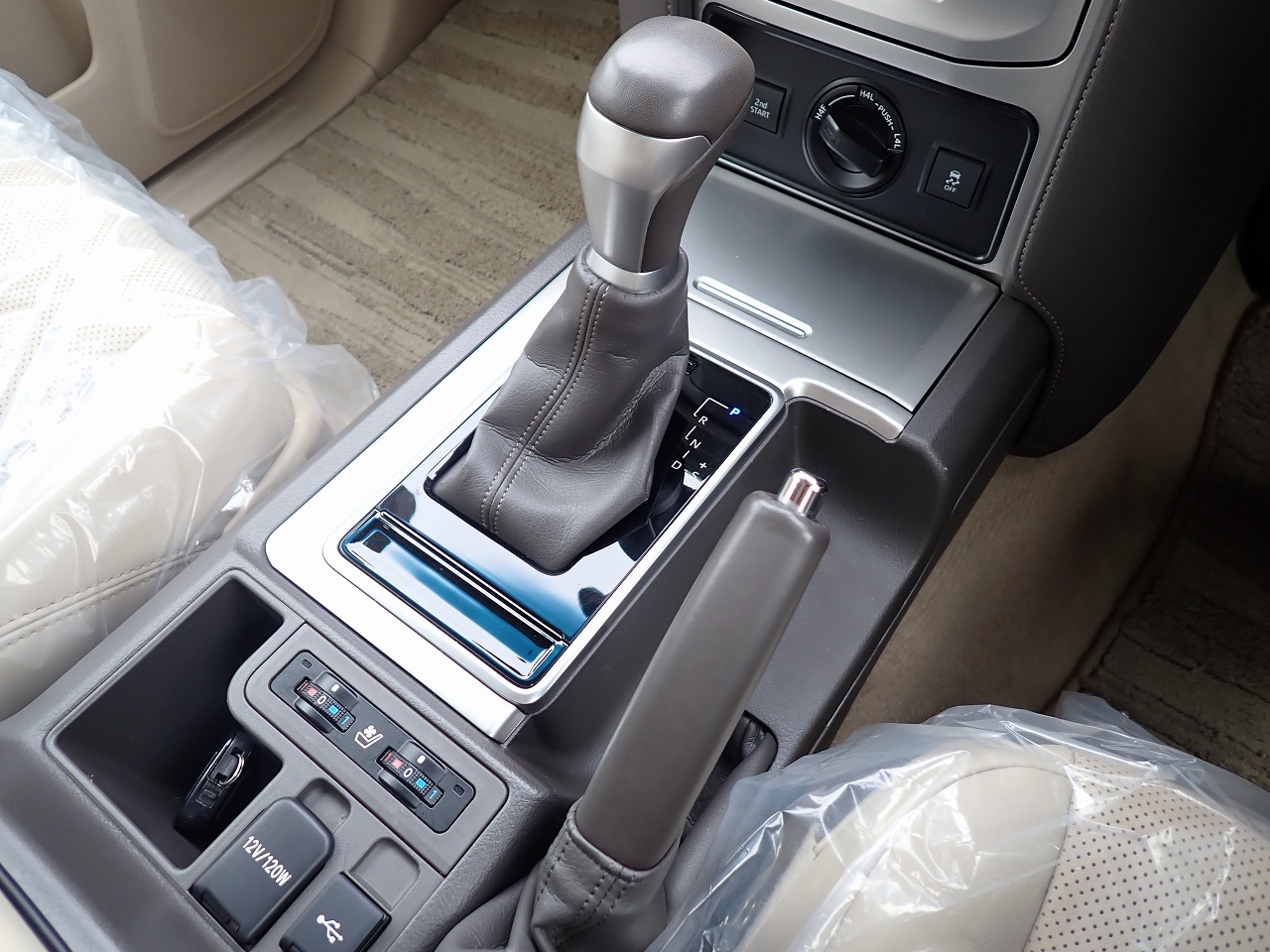 TOYOTA Land Cruiser Prado