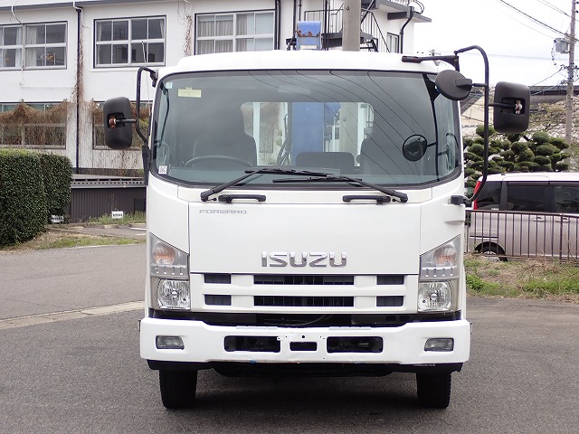 ISUZU Forward