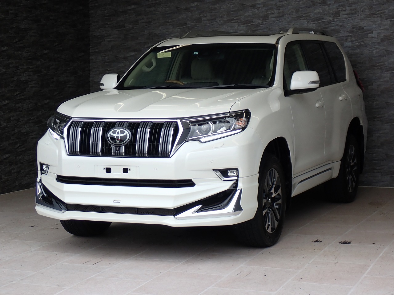 TOYOTA Land Cruiser Prado