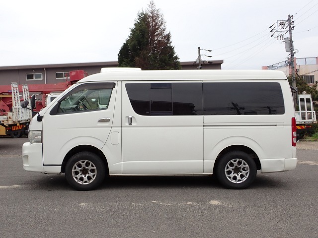 TOYOTA Hiace Wagon