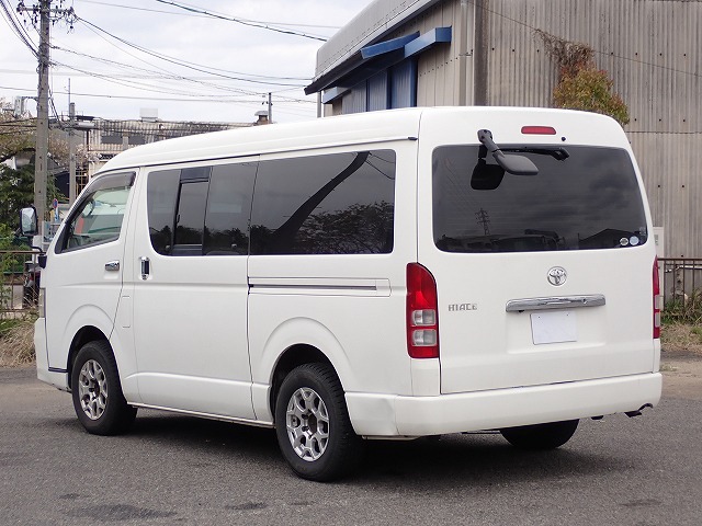 TOYOTA Hiace Wagon