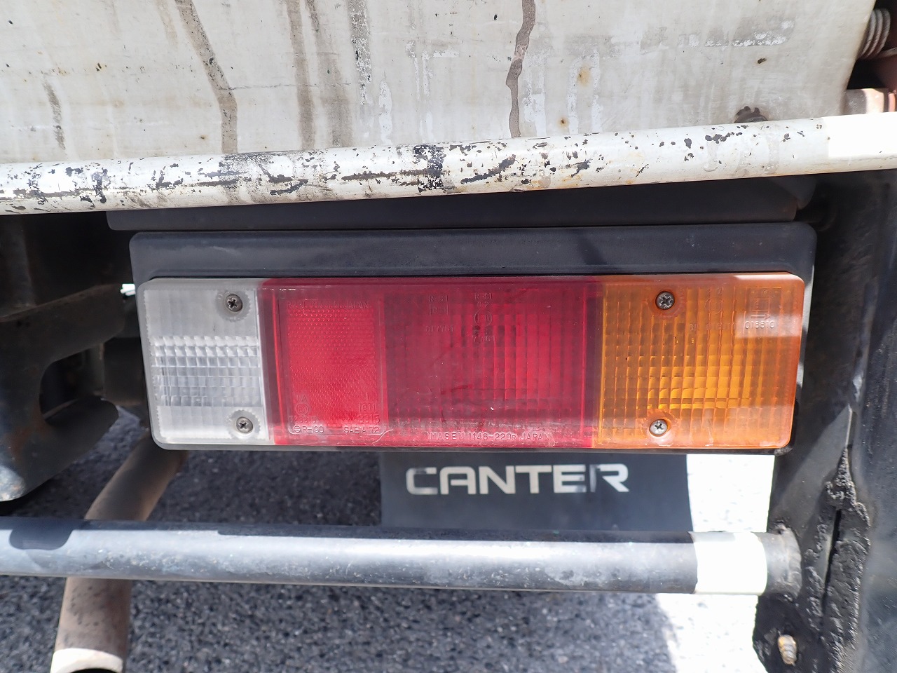 MITSUBISHI Canter