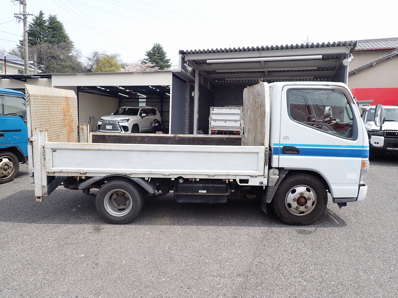 MITSUBISHI Canter