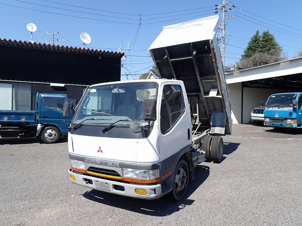 MITSUBISHI Canter