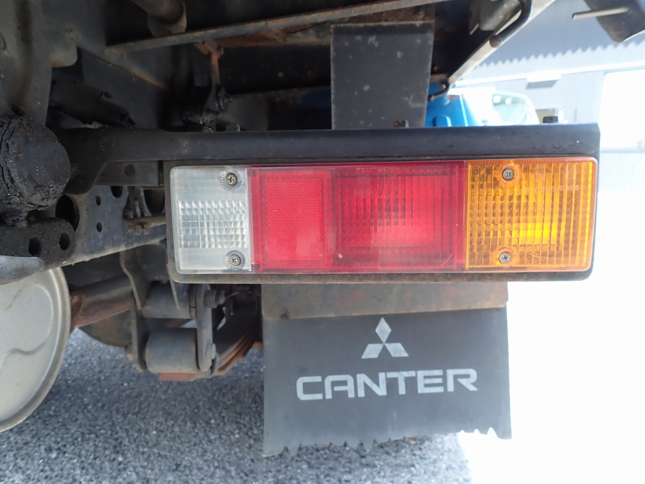 MITSUBISHI Canter
