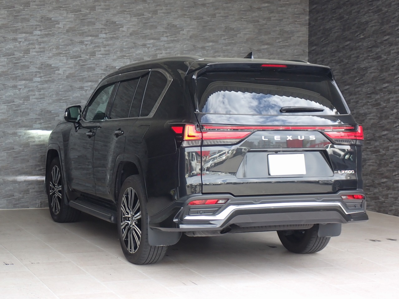 LEXUS LX