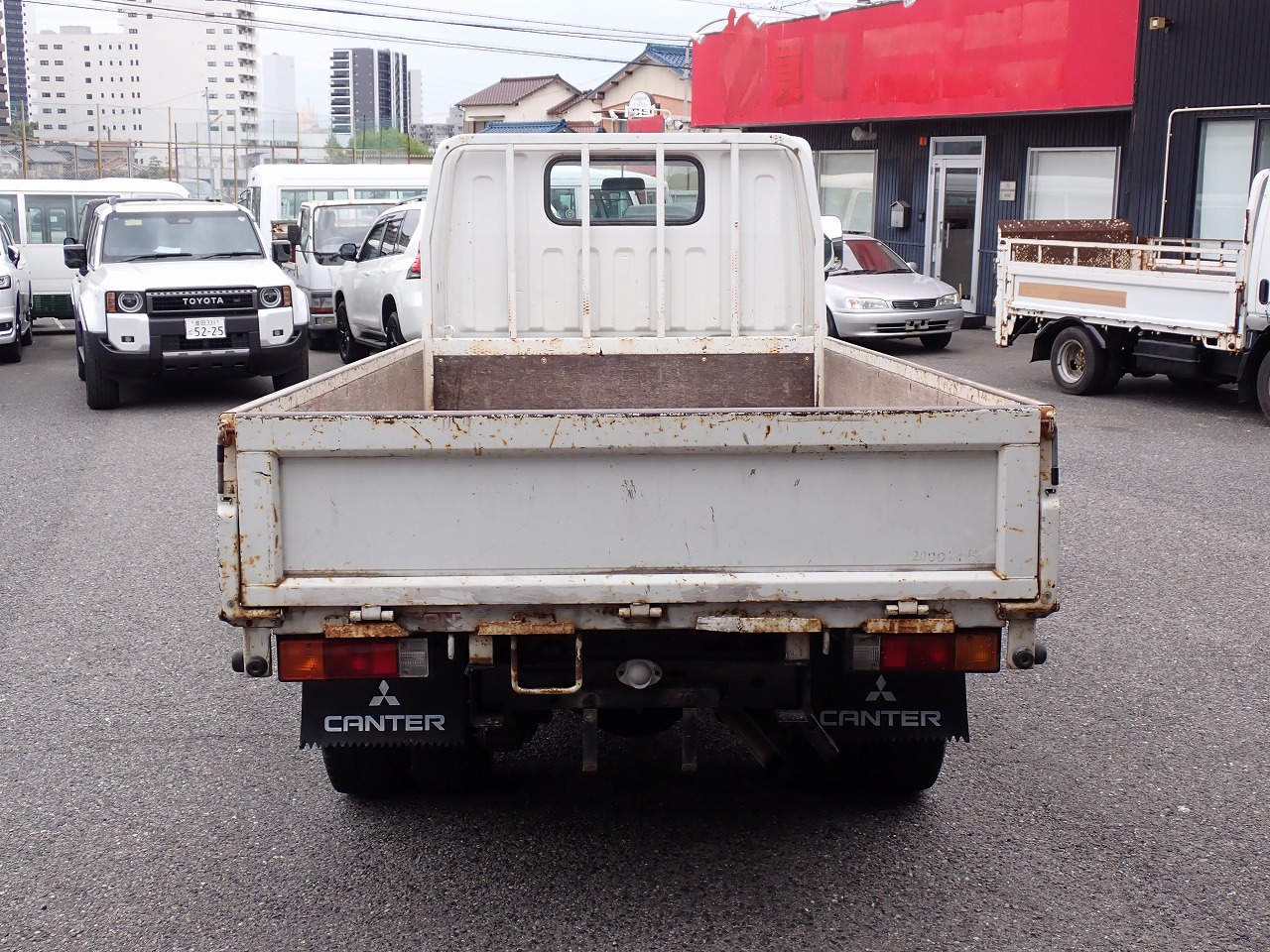 MITSUBISHI Canter