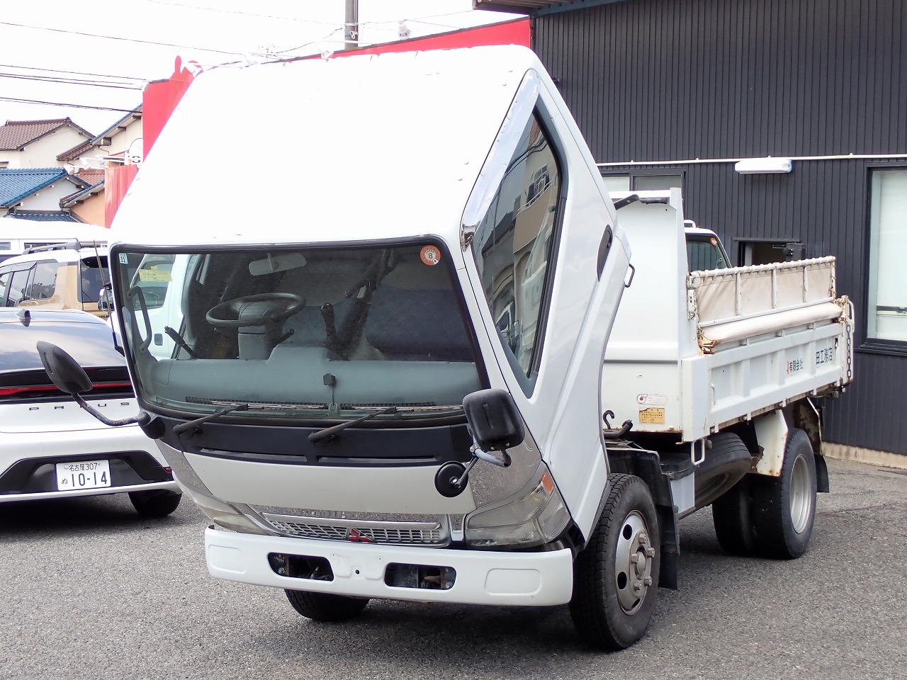 MITSUBISHI Canter