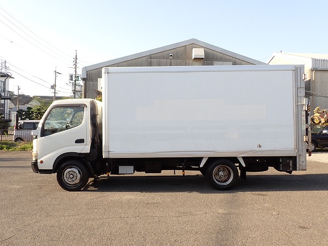 TOYOTA Dyna Truck