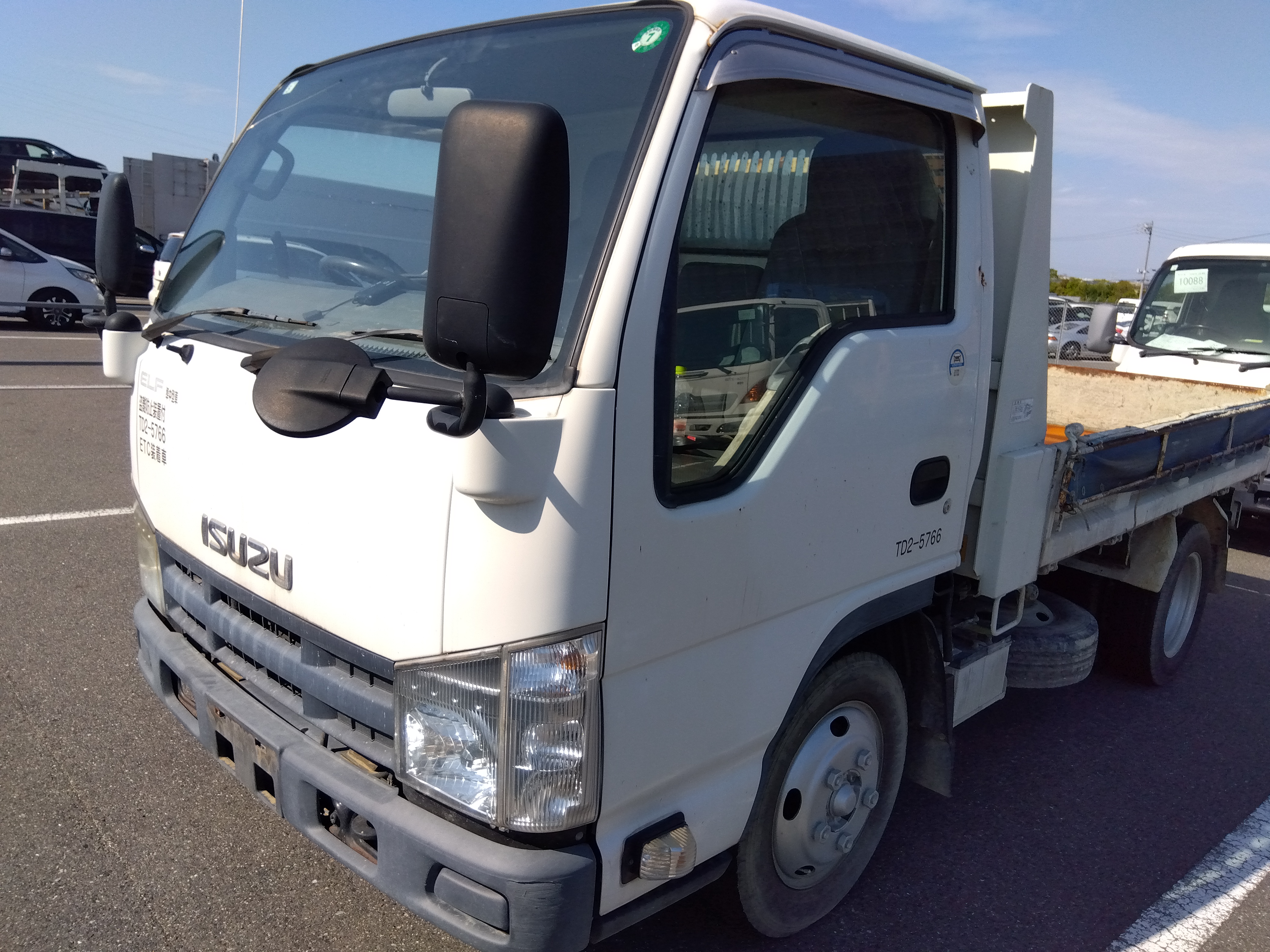 ISUZU Elf Truck