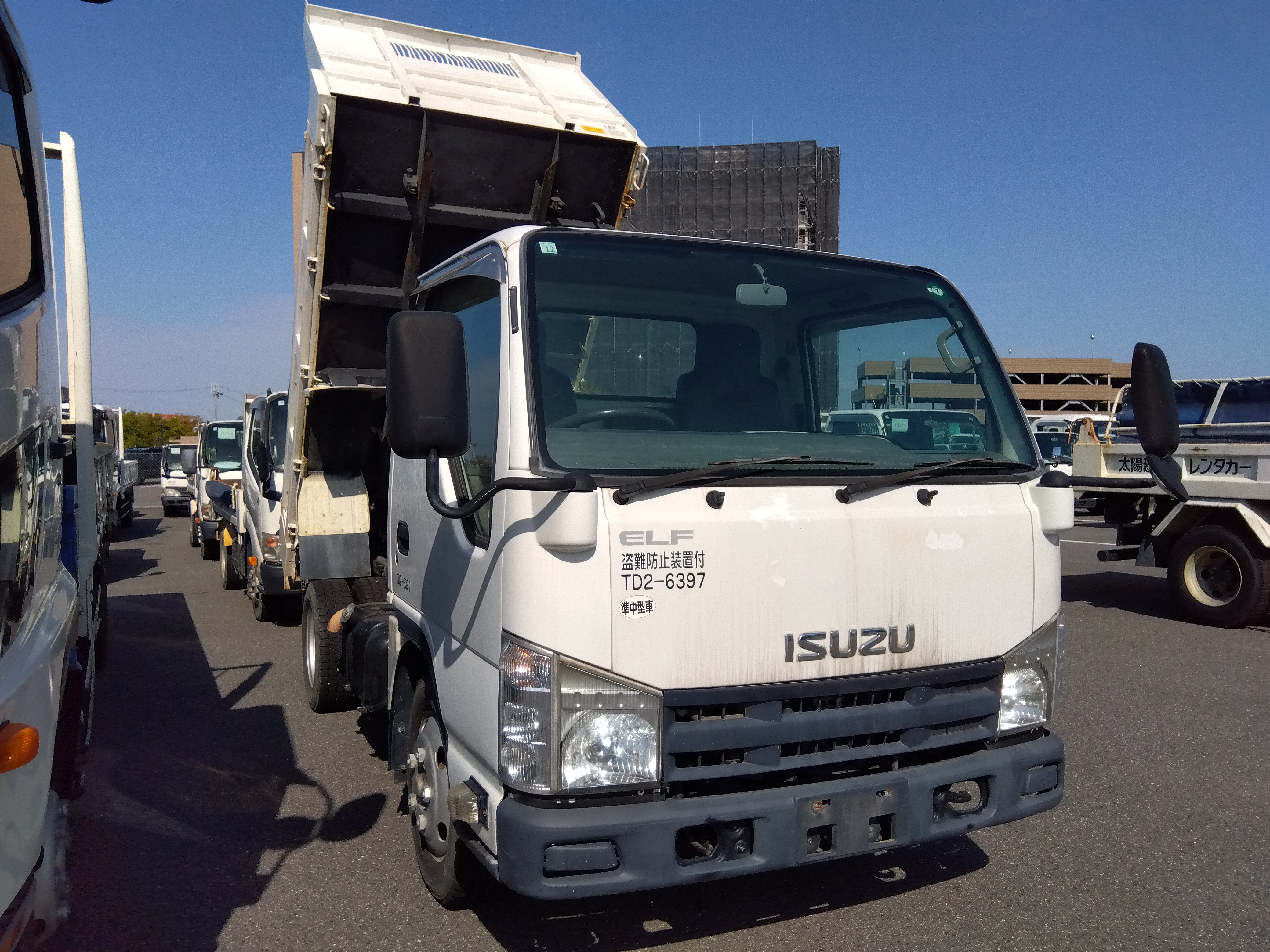 ISUZU Elf Truck