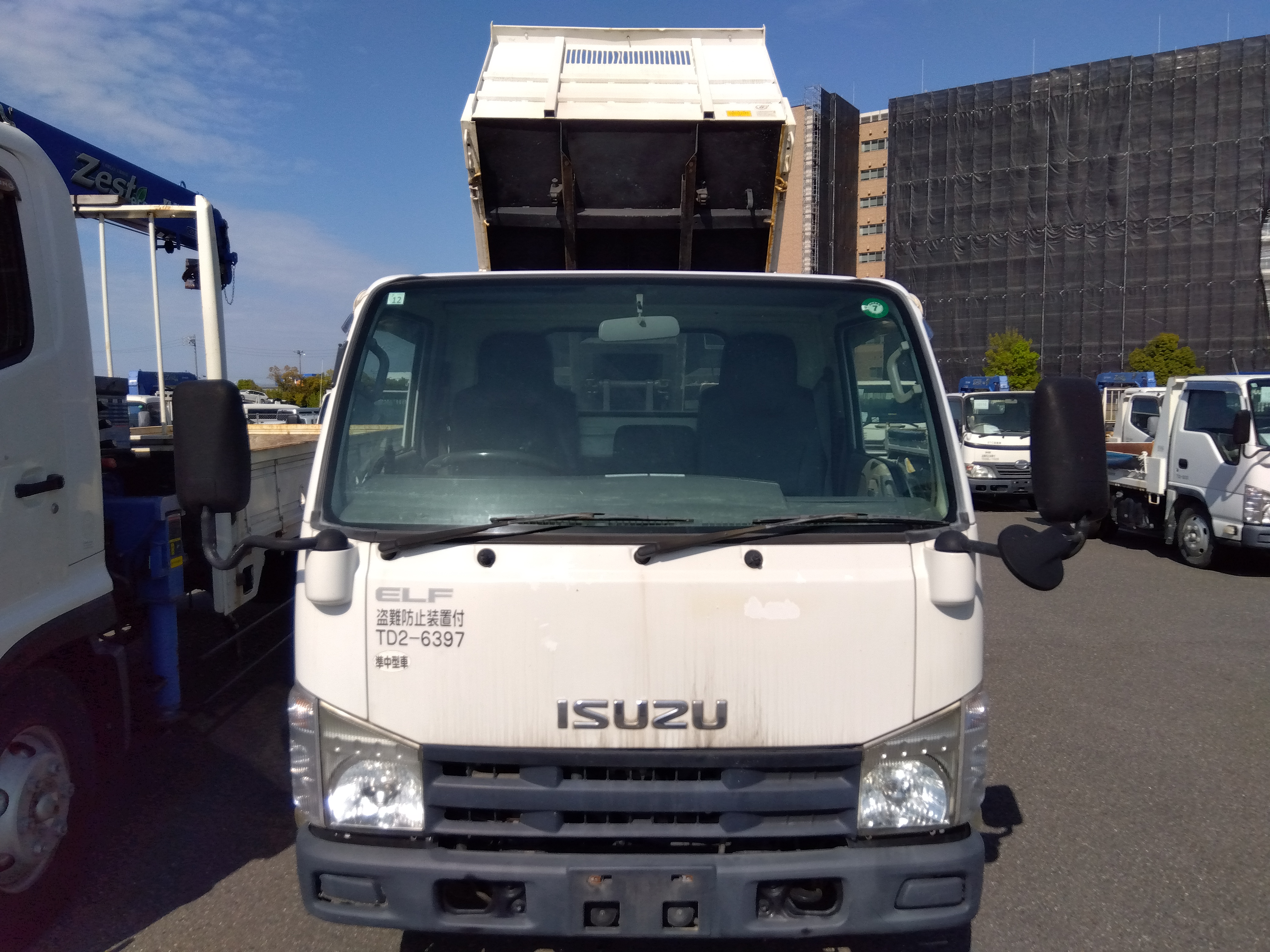 ISUZU Elf Truck