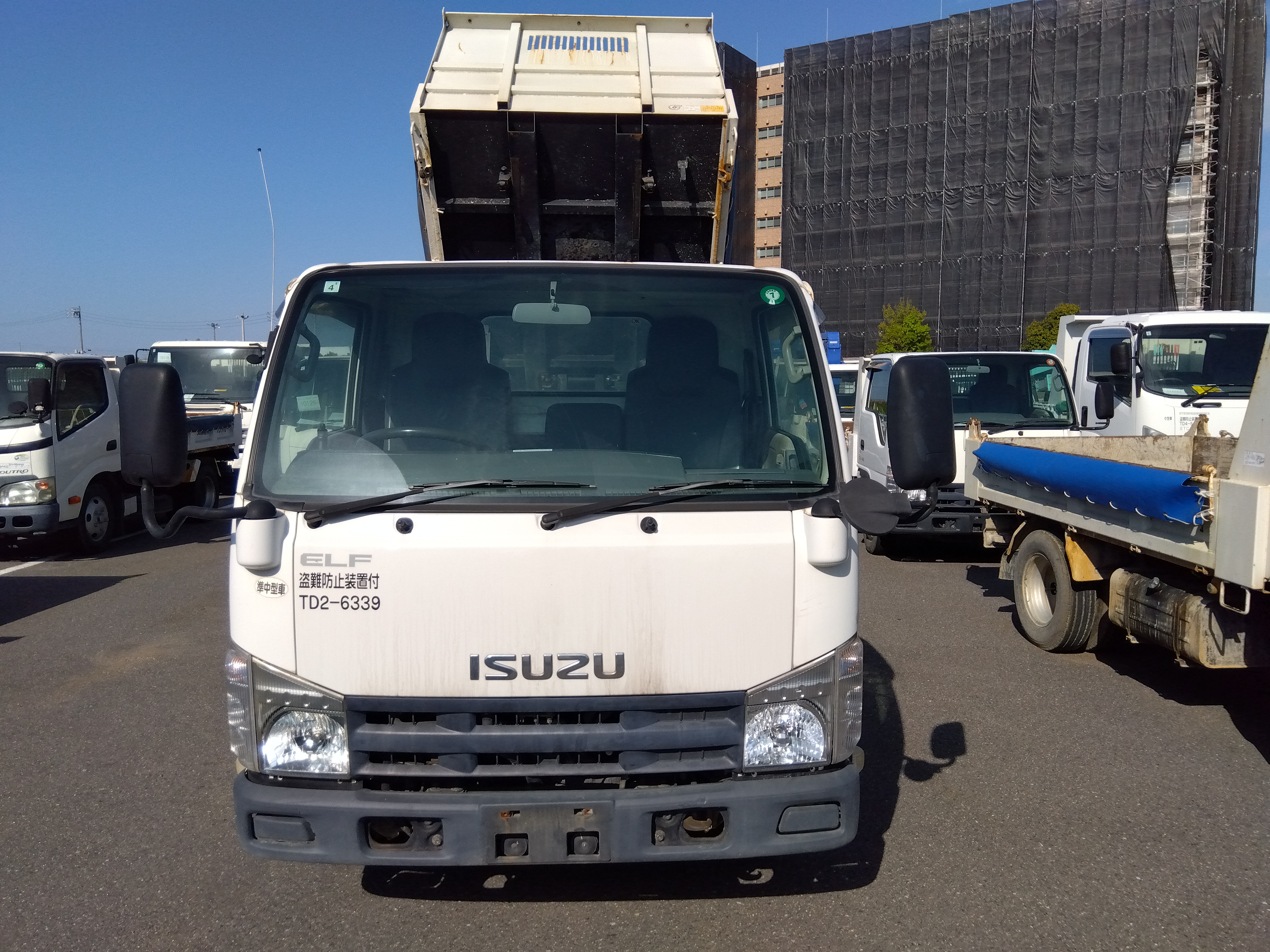 ISUZU Elf Truck
