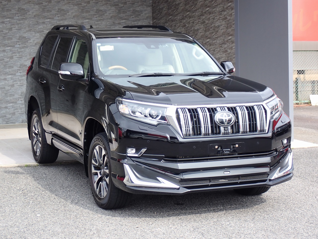 TOYOTA Land Cruiser Prado