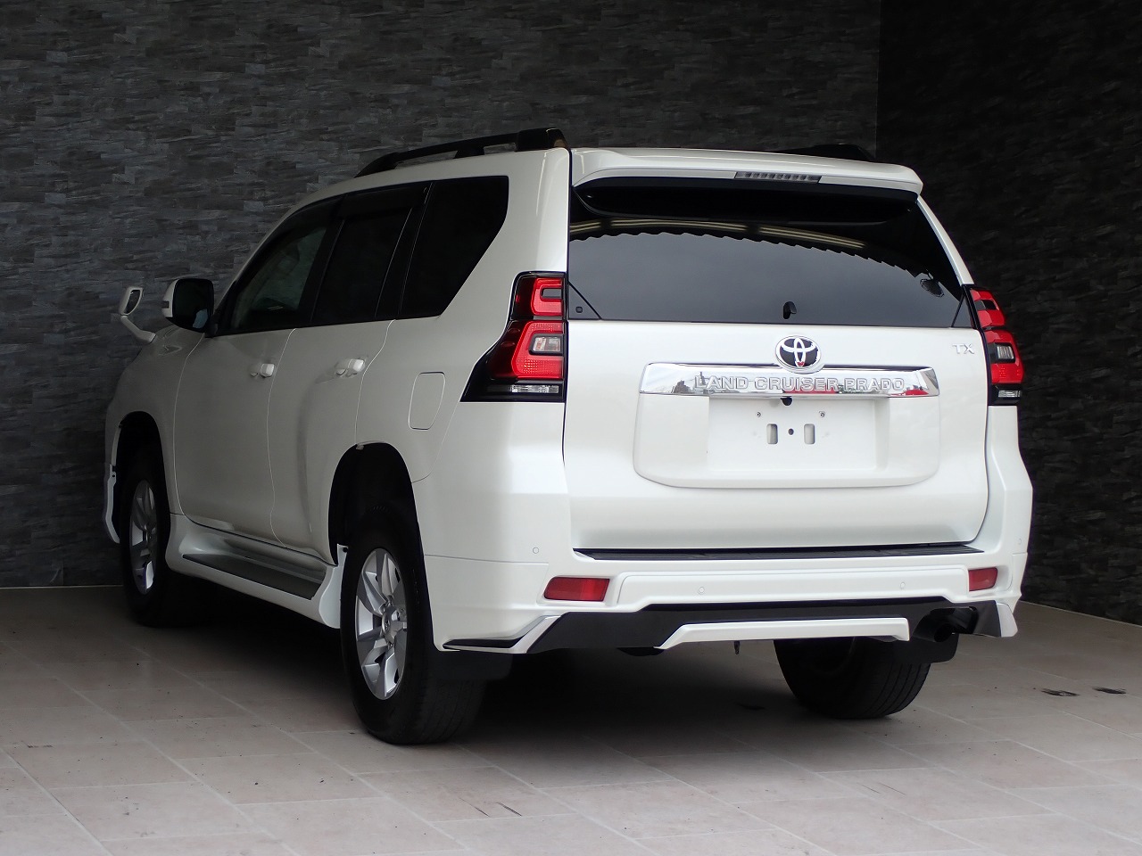 TOYOTA Land Cruiser Prado