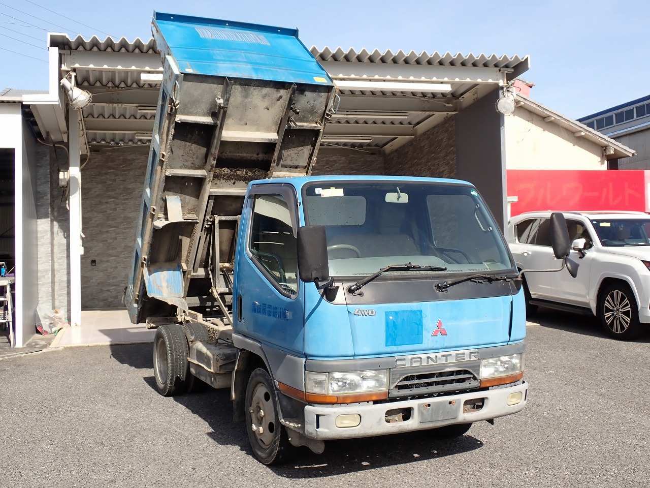 MITSUBISHI Canter