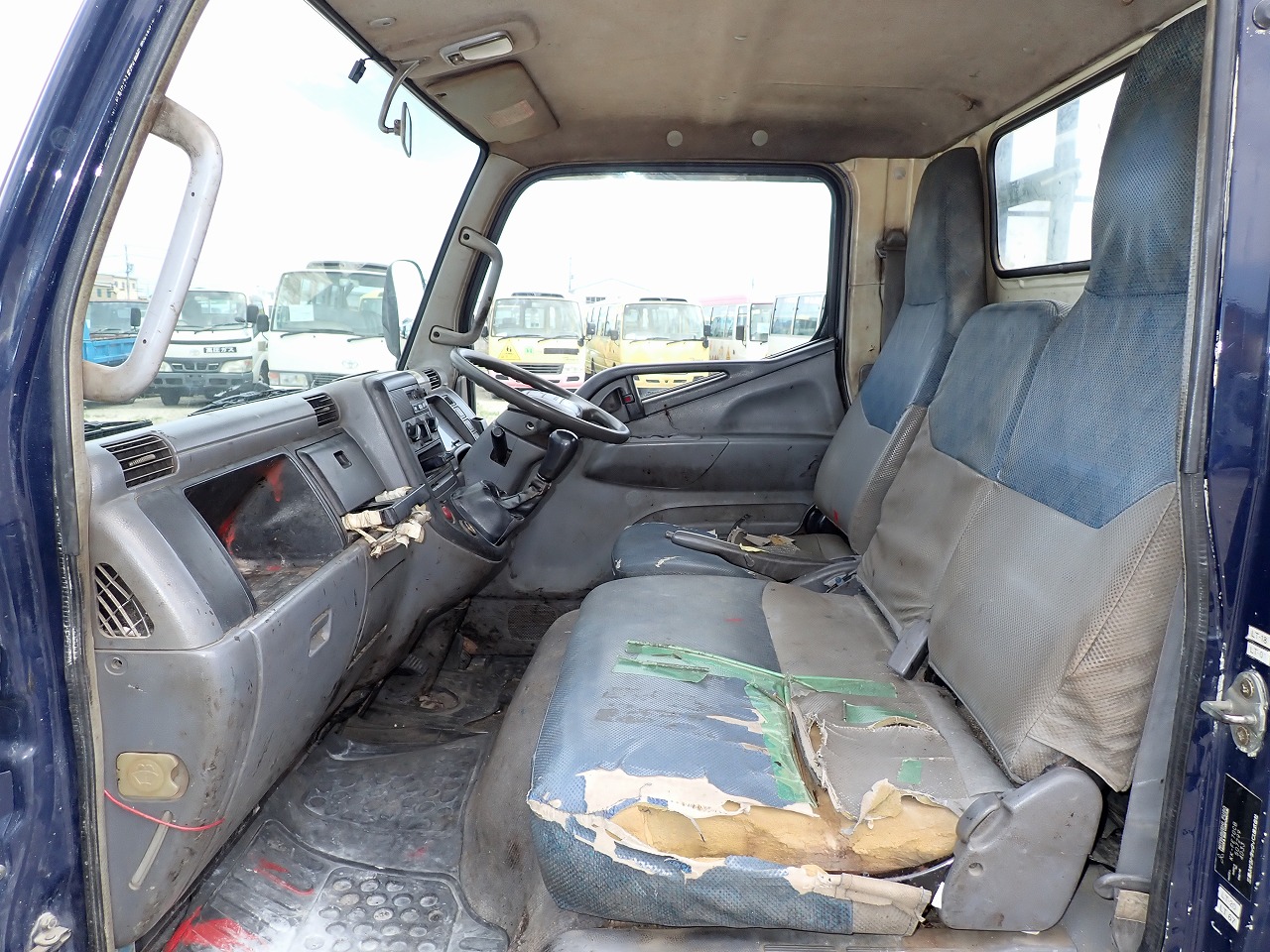 MITSUBISHI Canter