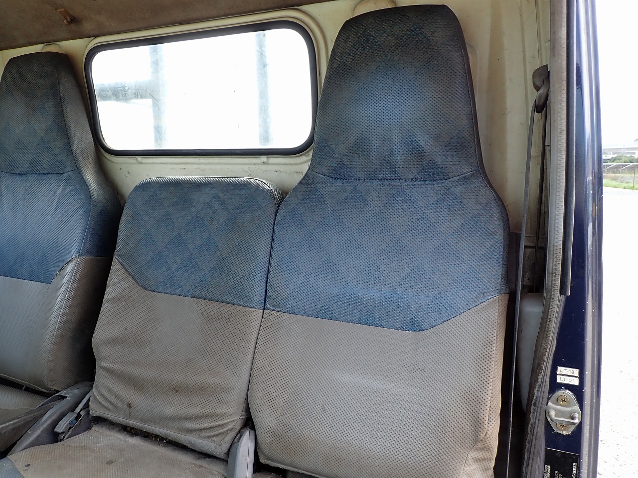 MITSUBISHI Canter