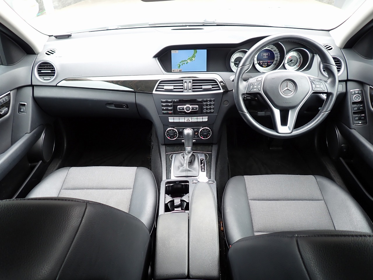 MERCEDES-BENZ C-Class