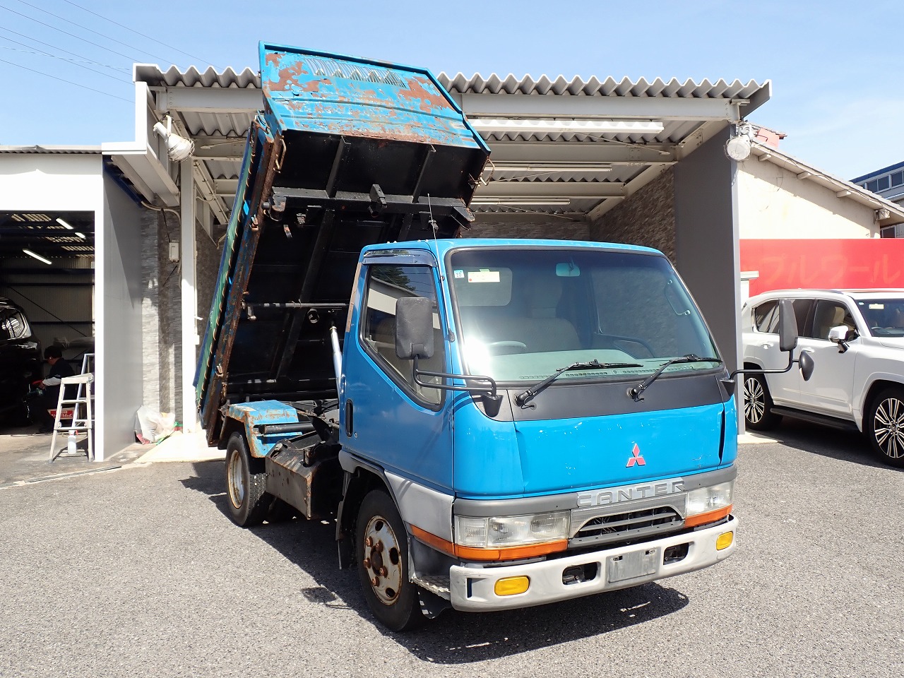MITSUBISHI Canter