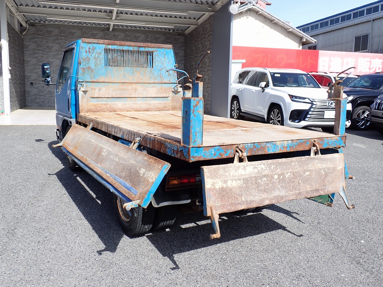 MITSUBISHI Canter