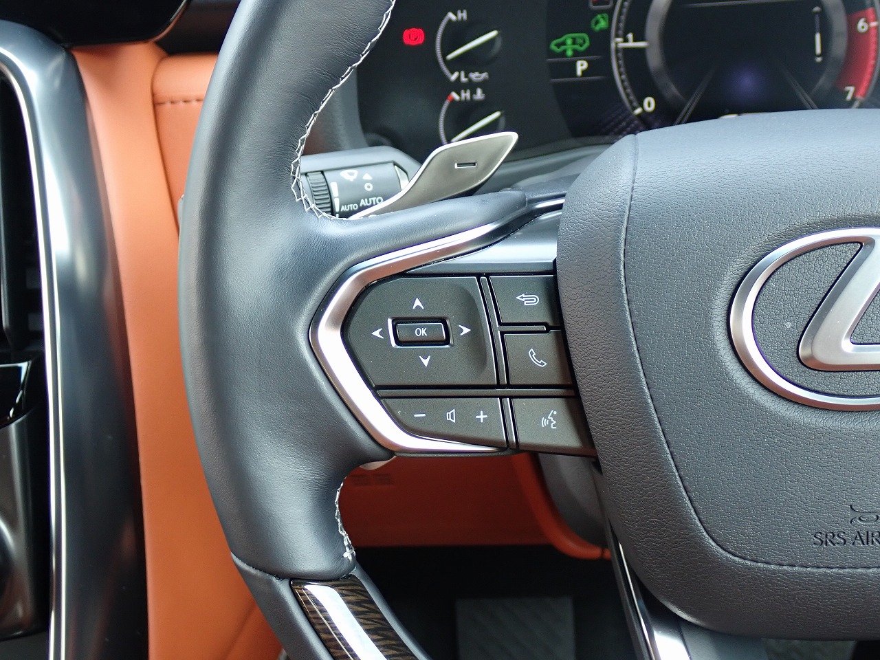 LEXUS LX 600