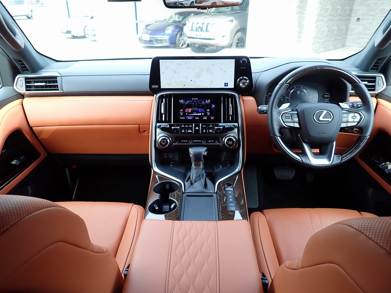 LEXUS LX 600