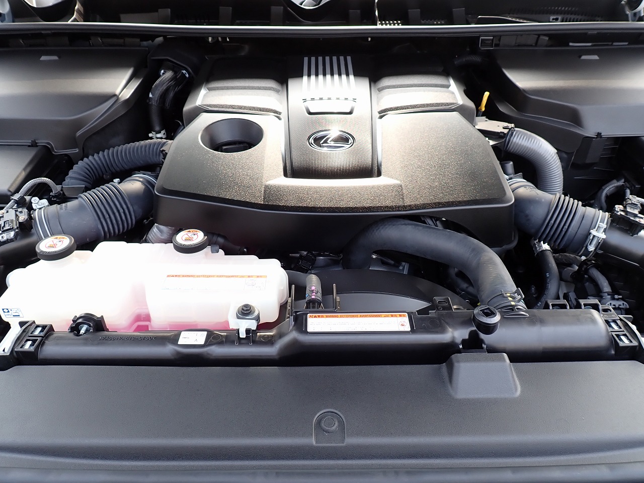 LEXUS LX 600