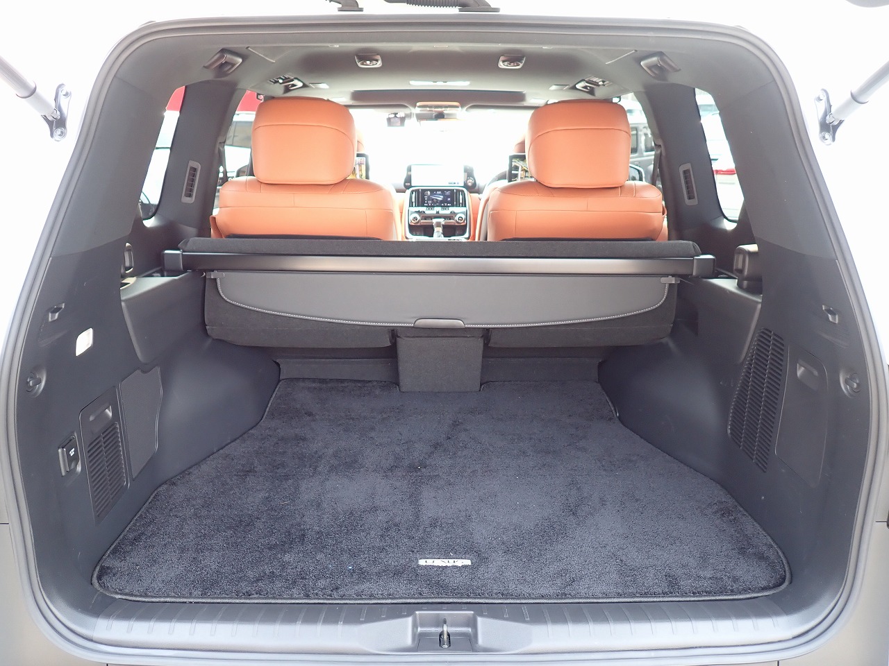LEXUS LX 600