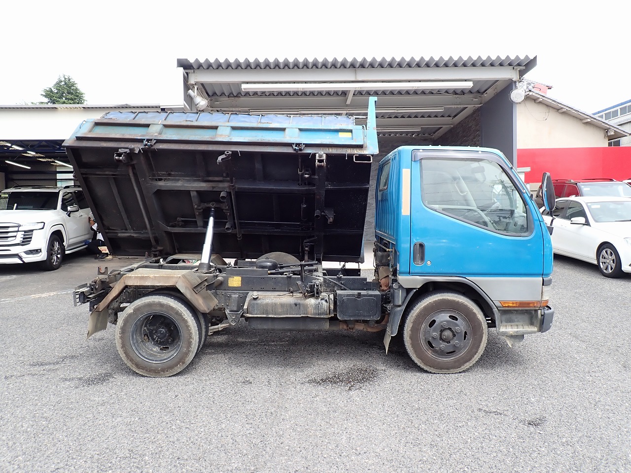 MITSUBISHI Canter
