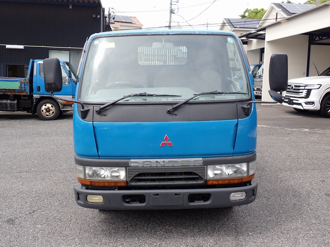 MITSUBISHI Canter
