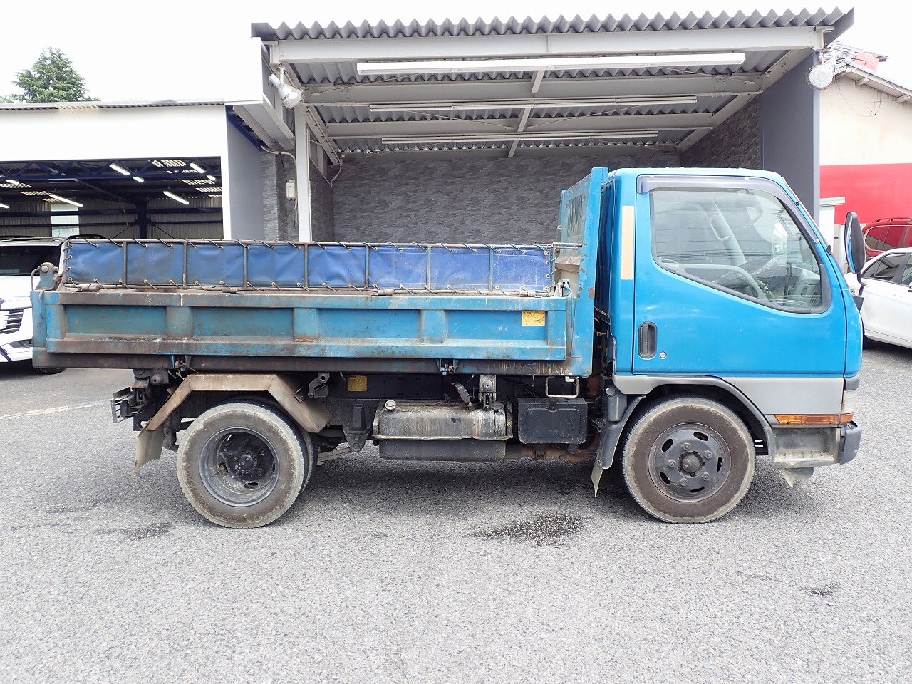 MITSUBISHI Canter