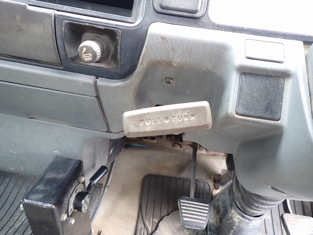 MITSUBISHI Canter