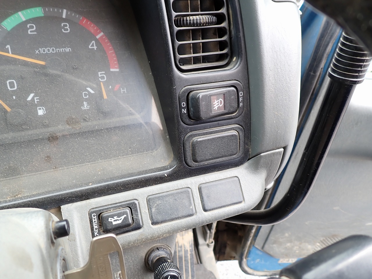 MITSUBISHI Canter