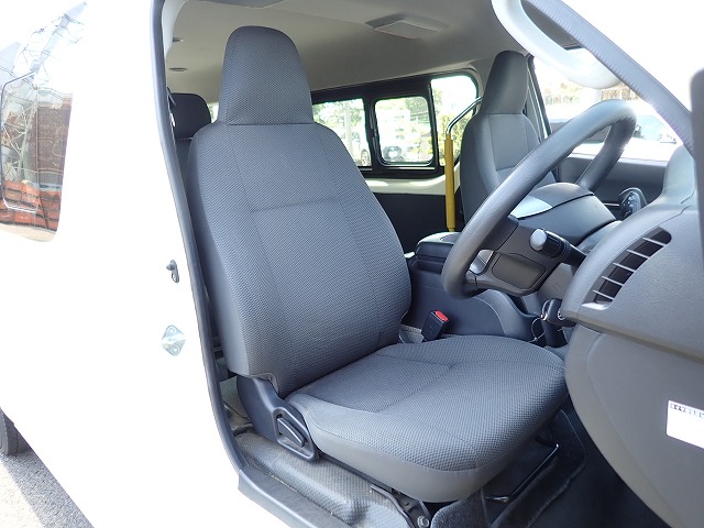 TOYOTA Hiace Wagon