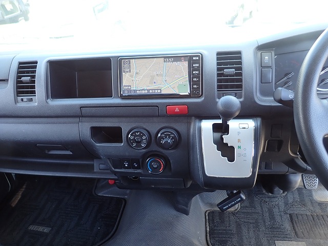 TOYOTA Hiace Wagon